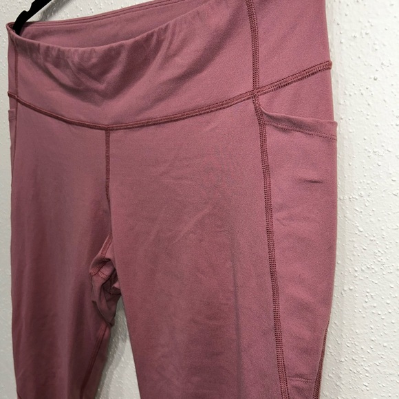 Old Navy Active Dusty Rose Leggings - Picture 3 of 4